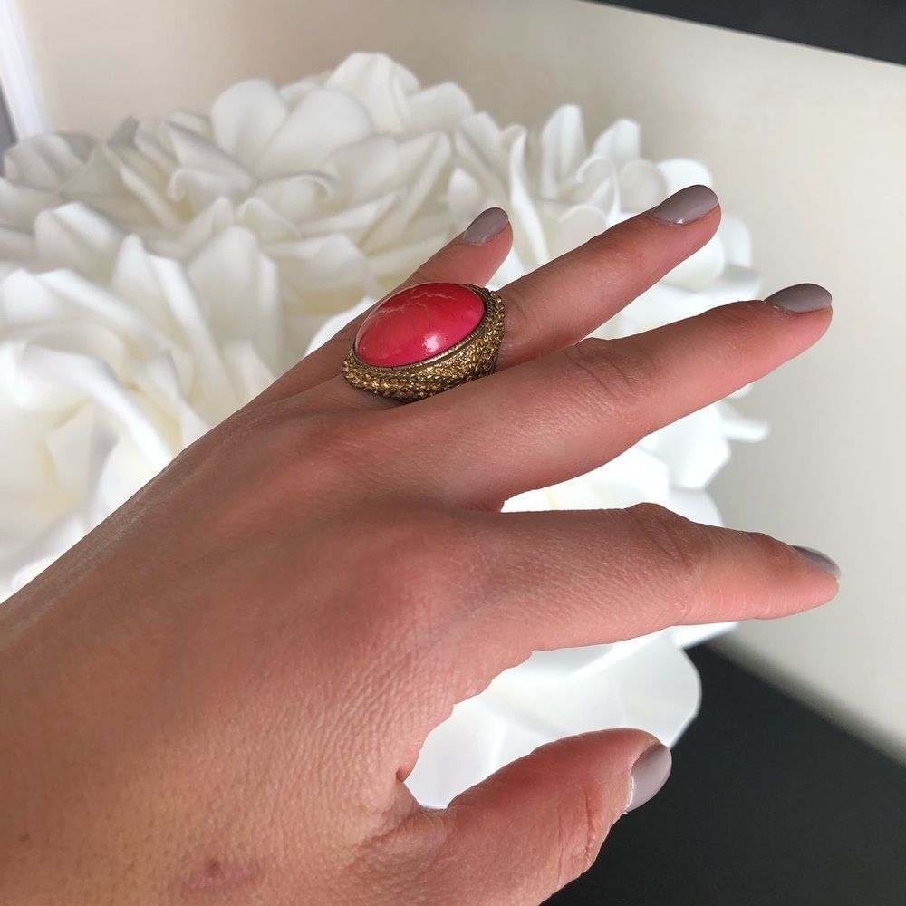 Red oval stone ring - Picture 2 of 7